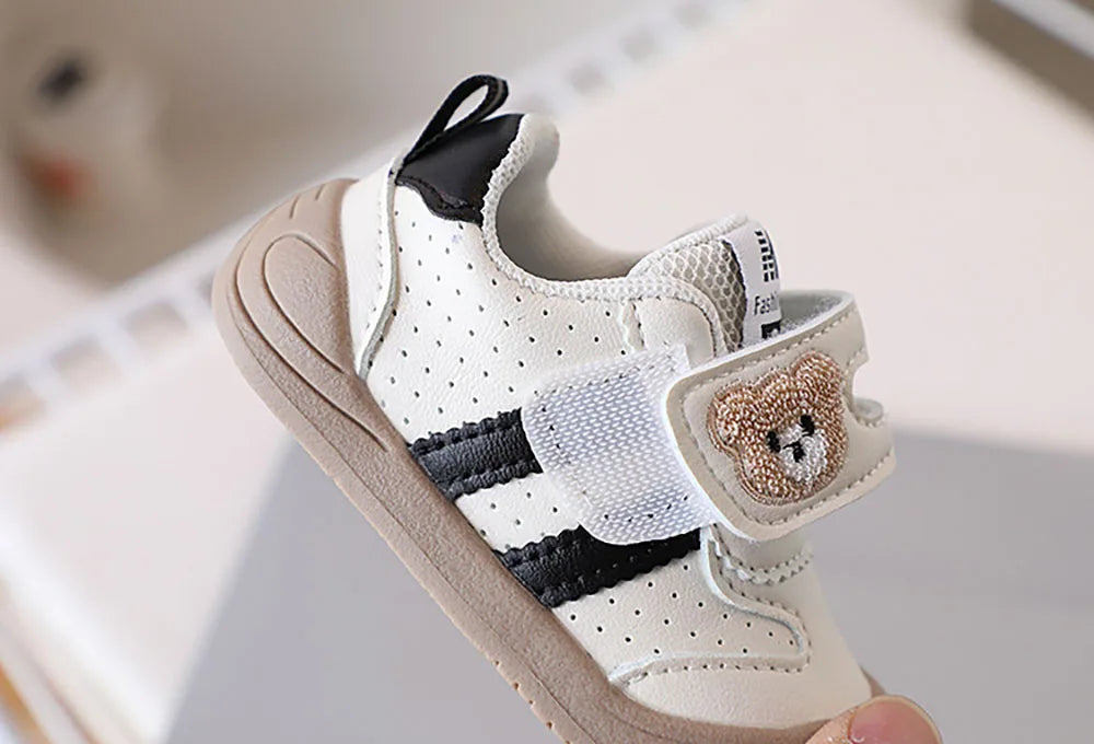 Chaussures bébé en cuir souple Petit Trésor, sneakers antidérapantes pour premiers pas, pour fille et garçon.