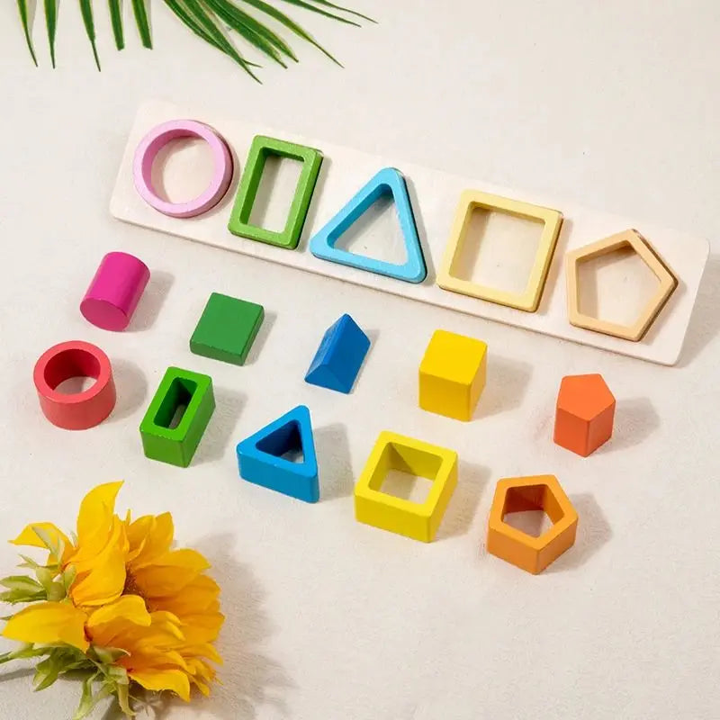 Jouet Montessori en bois Petit Trésor avec blocs à empiler pour trier formes et couleurs, idéal pour l'apprentissage des enfants