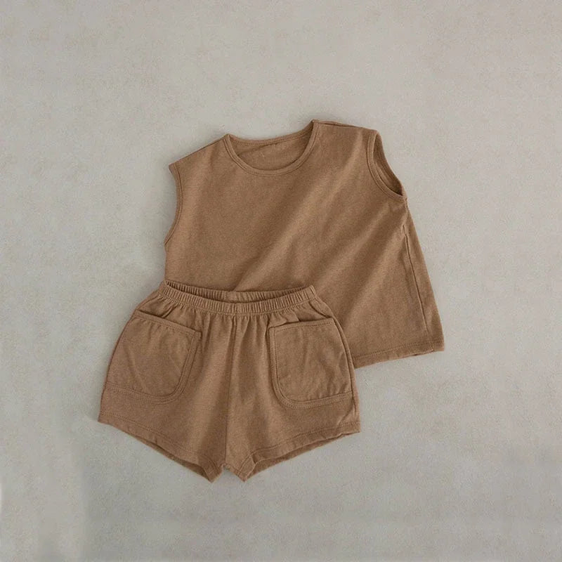 Ensemble débardeur et short pour bébé, coton casual pour fille et garçon, de la marque Petit Trésor, vêtement confortable et léger.